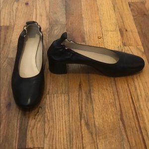 Everlane day heel shoe in black, size 8.5
